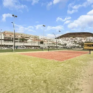  Apartment In Torres Del Sol Griffin Near The Spain